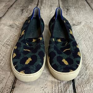 D10 Rothys Slip-on Blue Animal Print Sneakers, Size 8, Pre-owned